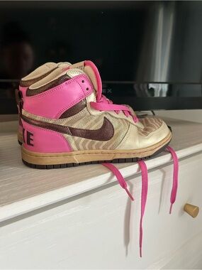 Nike Kids High-Top Sneakers in Pink and Brown
